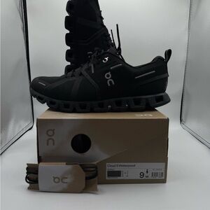 On Running Cloud 5 Waterproof Women's  Shoes - Black and Gray